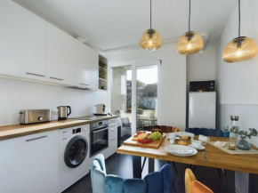 Mona Lisa, Komplette Wohnung, 24h Check-in, mit Parkplatz, Balkon, 2x Smart TV, Zentrum